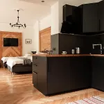 Ella Apartment *
