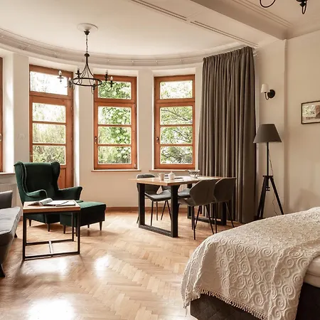 Ella Apartment *