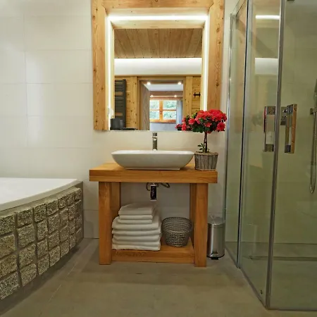 Ella * זקופאנה