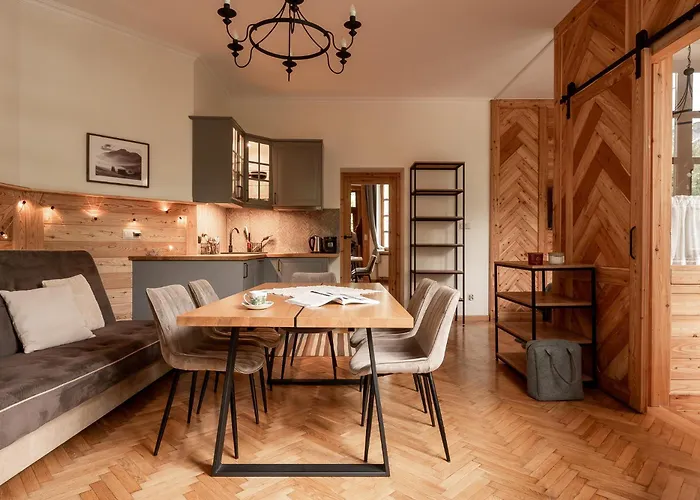 Ella زاكوباني