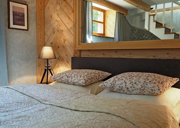 Ella زاكوباني